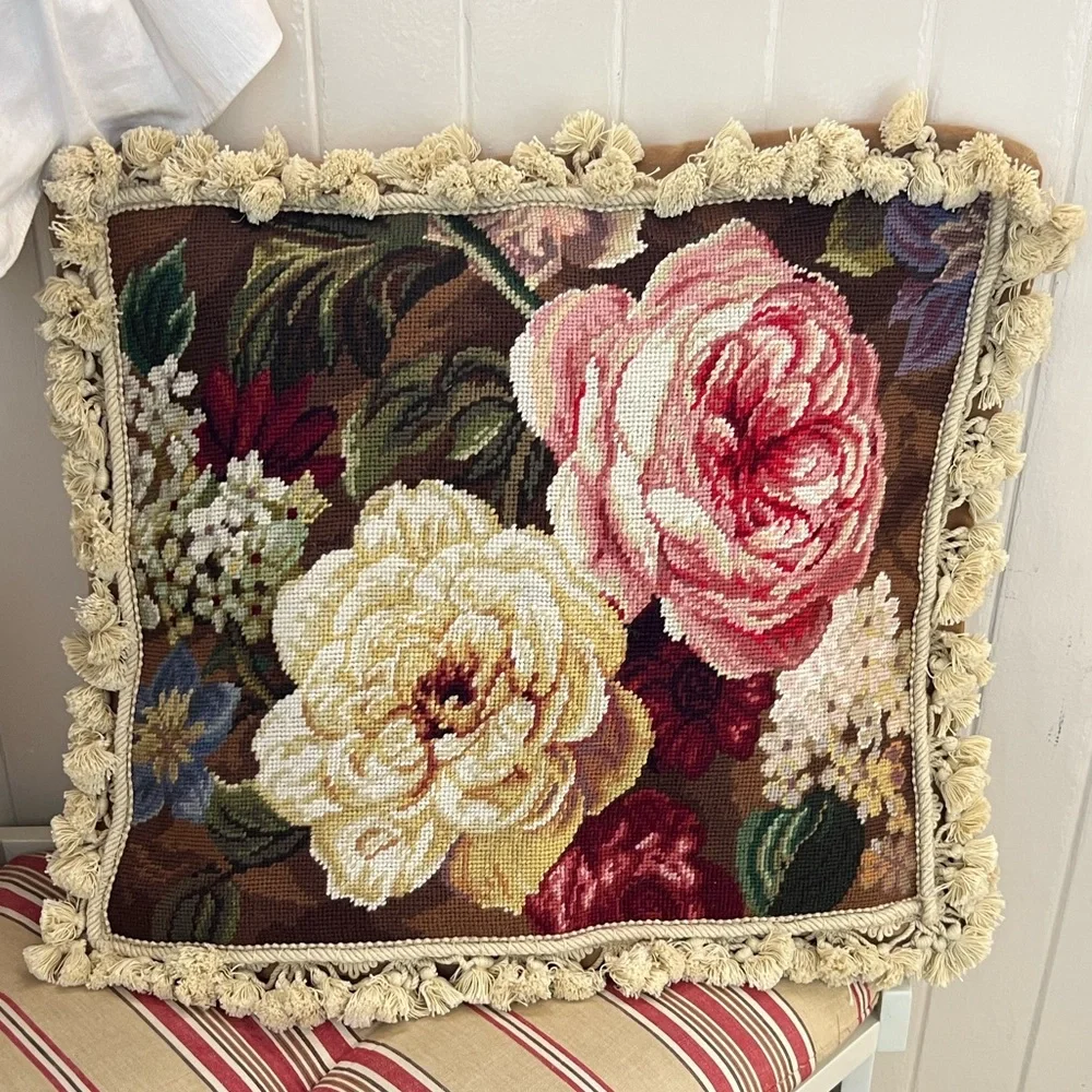 NWOT VTG Needlepoint by Hand HKH Floral Tapestry Pillow Cover with Fringe